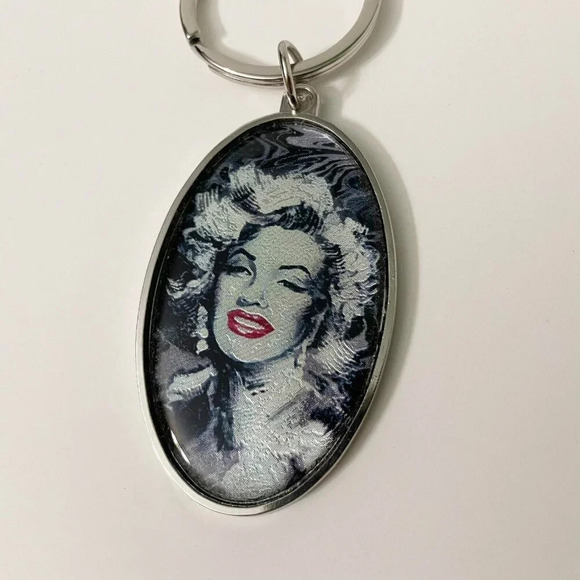 Verdici Marilyn Monroe Keychain Elby Gifts - Picture 8 of 16